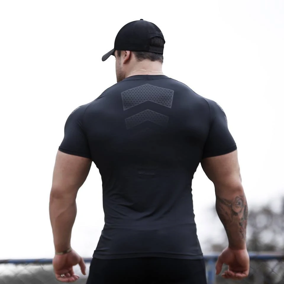Title 2, Camiseta esportiva e legging muscular para trei...