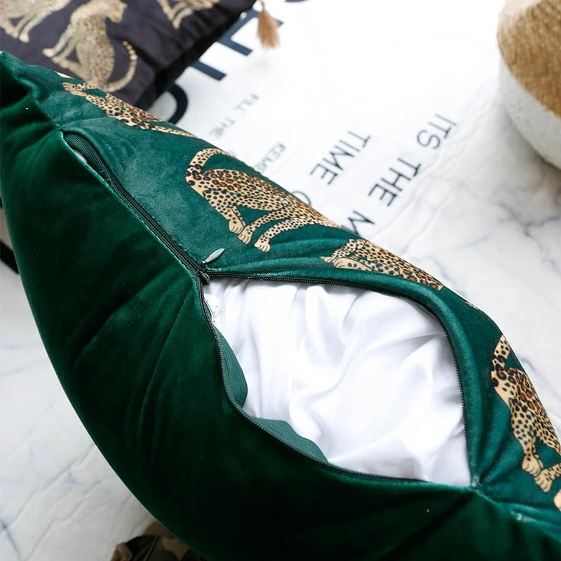 Capa de almofada de sofá com estampa digital e tassel, ideal para decoração. Adicione um toque de elegância e conforto à sua sala de estar. — foto 2