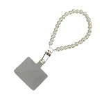 Capa para celular com corrente diagonal de pérolas e junta protetora, combine estilo e segurança. Proteja seu aparelho com elegância e sofisticação. — foto 3