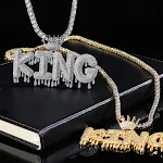 Colar Pingente Patchwork Alfanumérico de Lágrima Hip Hop Crown, um acessório estiloso para destacar seu visual urbano com personalidade. — foto 4