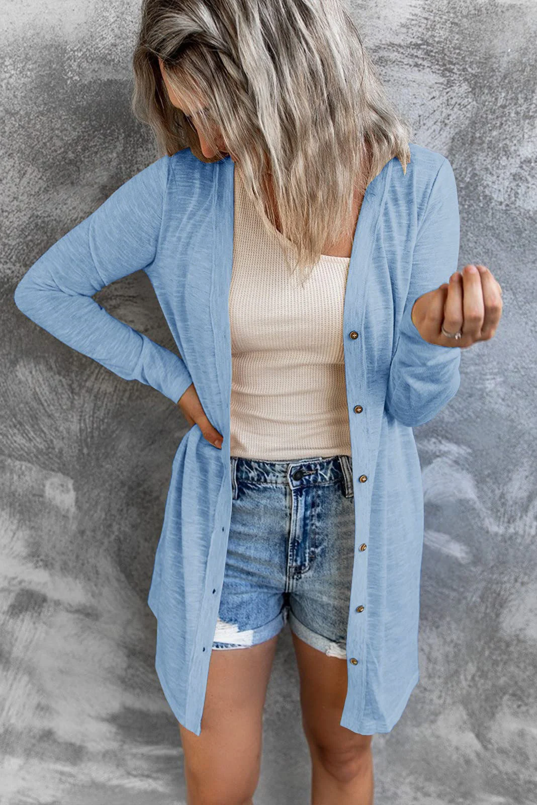 Camisa Casual Longa com Botões e Cor Lisa Conforto e Estilo para o Dia a Dia Ideal para um Visual Versátil e Elegante Perfeita para Qualquer Ocasião e Combinação — foto 6