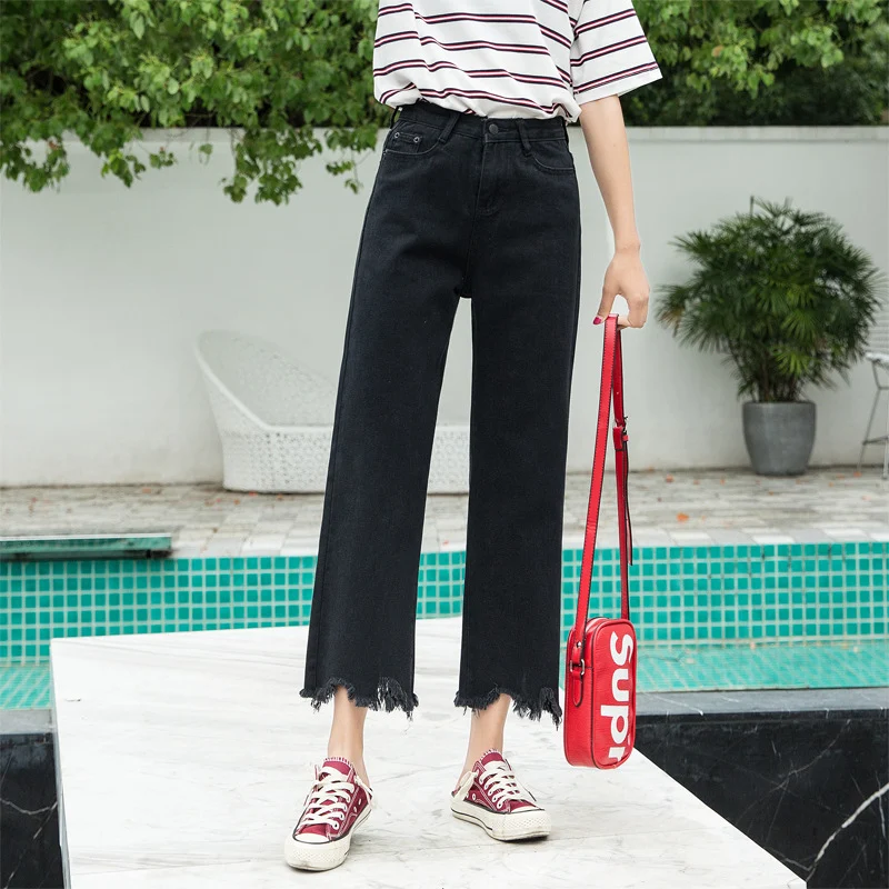 Damen High-Waist Cropped Straight-Leg Jeans. Bequeme, vielseitige Hose mit schmeichelhafter Passform für einen stilvollen Look. — foto 1
