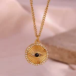 Colar minimalista de aço inoxidável preto com olhos. Joia elegante, design moderno para homens e mulheres. Use em todas as ocasiões. — foto 3