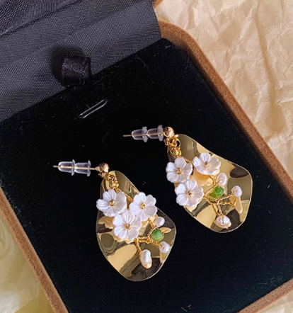 Brincos de clipe vintage artesanais, com flores super delicadas, estilo francês, para meninas, gentis e charmosos. — foto 3