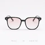 STreet Shot Men and Women's Sunglasses, Large Frame, No Makeup Needed, Stylish Eye Protection for Everyone. — photo 7