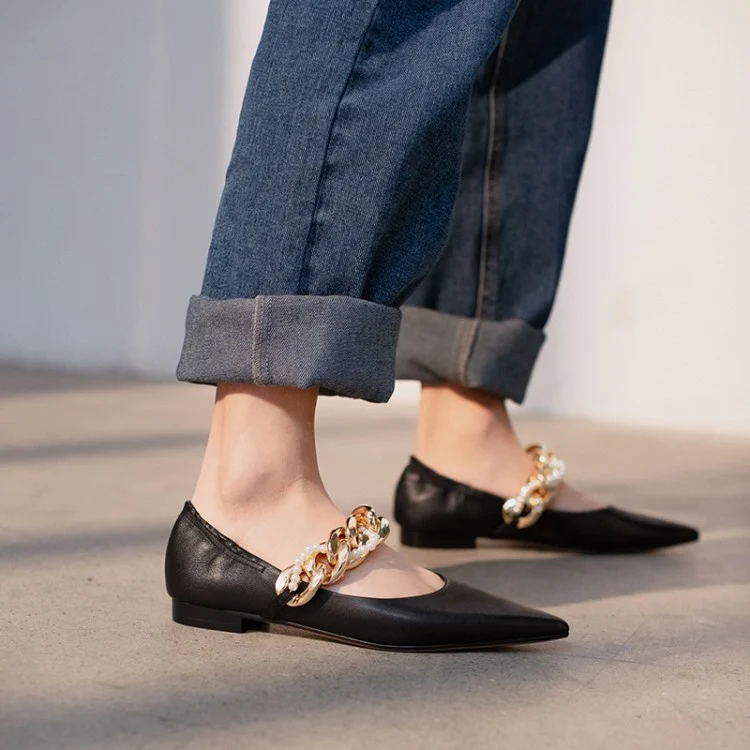Mary Jane Damenschuhe mit Perlenkette und spitzer Zehenpartie — foto 2