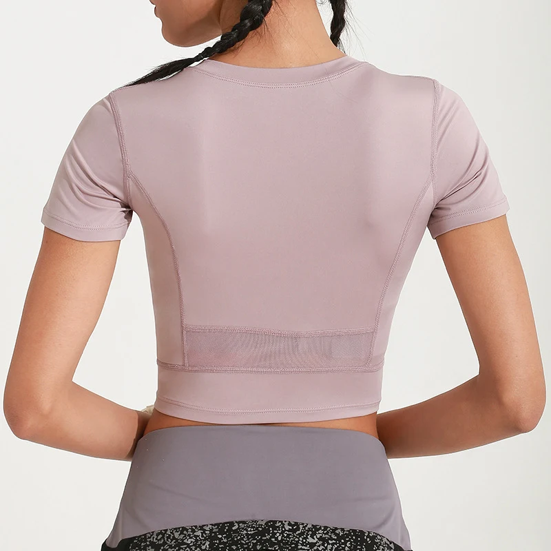 Women's sports short sleeve T-shirt Breathable and lightweight Perfect for workouts and active lifestyles Comfortable fi — photo 4
