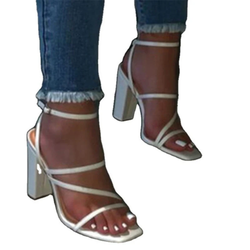 Title 2, Sandalias y zapatillas de moda para mujer con t...