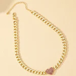 Colar feminino elegante de moda retrô e amor. Joia vintage que adiciona charme atemporal ao seu visual, expressando estilo e afeto. — foto 7