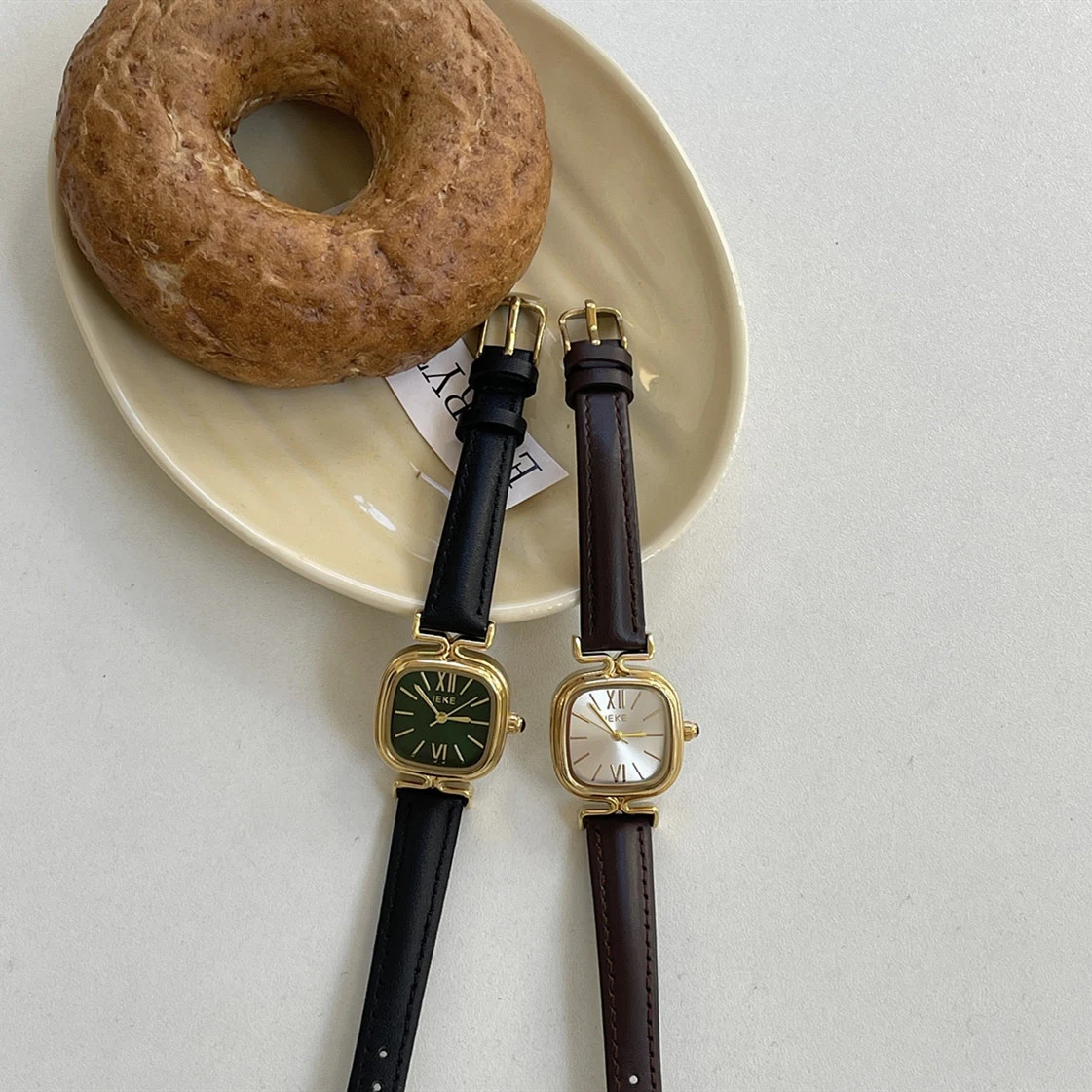 Relógio de cinto Retro Minority Dial para mulheres Design retrô e elegante Mostrador diferenciado perfeito para o pulso Charme vintage e atemporal Ideal para todas as ocasiões — foto 2
