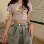 Camiseta coreana de manga curta de verão feminina, corte justo. Desfrute do calor com estilo e conforto, valorizando sua silhueta para um visual moderno. — foto 3