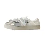 Milky white single shoe