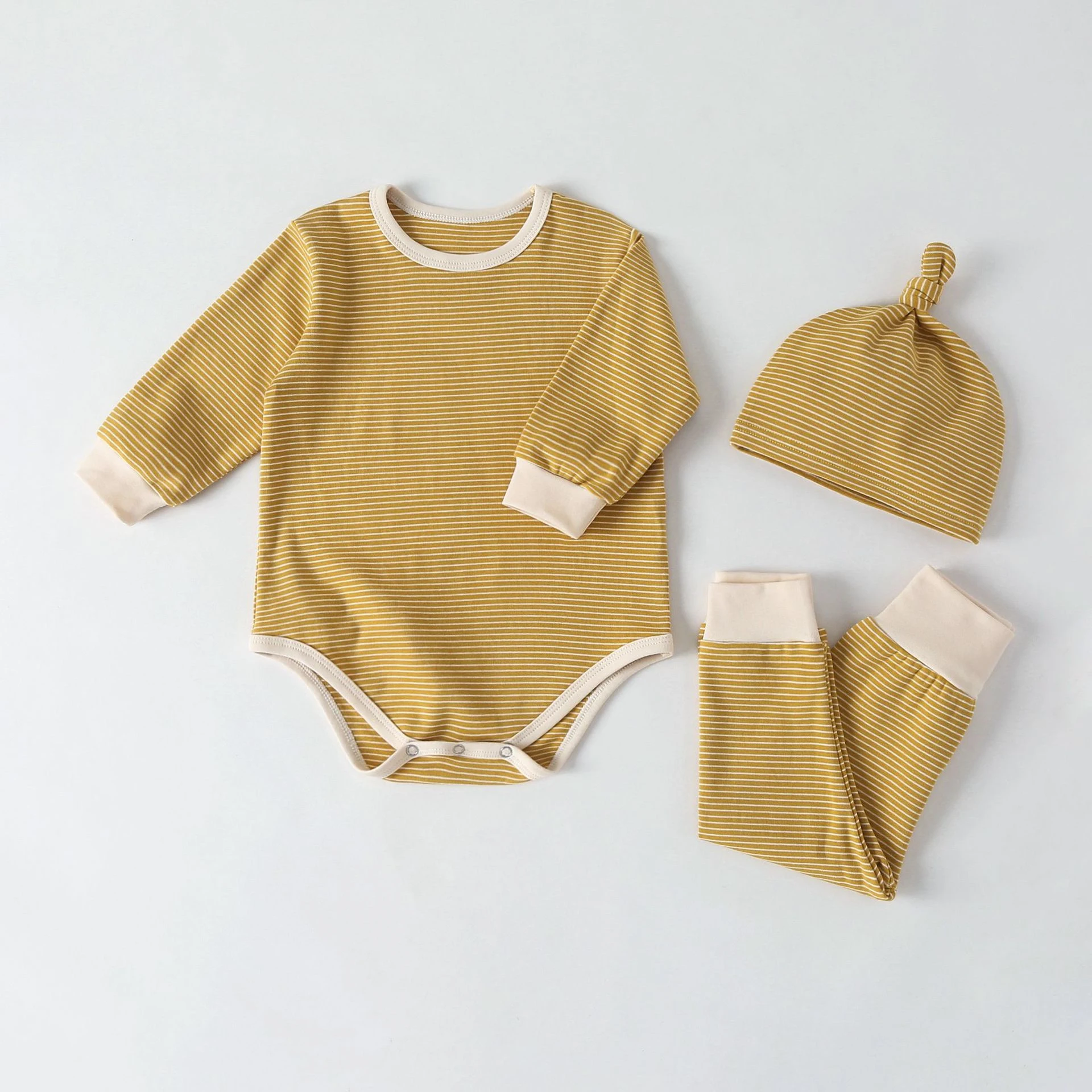 Macacão infantil listrado de três peças em cor sólida — Conforto e charme para seu bebê, ideal para brincar e aproveitar cada momento. — foto 10