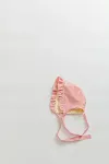 Gouden fluwelen baby beanie muts met houten oren. Zachte en warme babymuts, perfect om je baby warm en stijlvol te houden. — foto 12