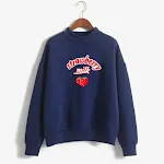 Camiseta com estampa de morango, leve e confortável. Ideal para o verão, fresca e com um design divertido e alegre, perfeita para diversas ocasiões. — foto 1