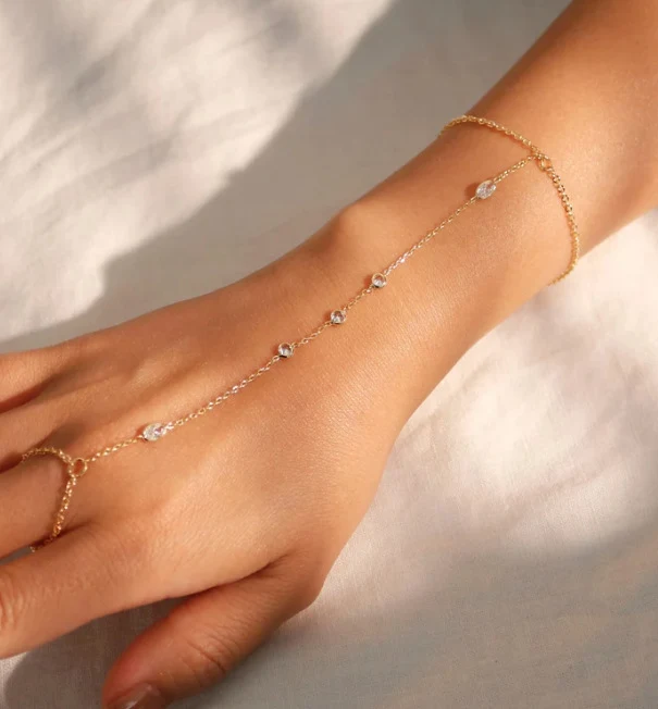 Anel com pérolas de zircônio e contas de arroz, corrente de dedo em forma de amor, enfeite charmoso e delicado para mulheres. — foto 7