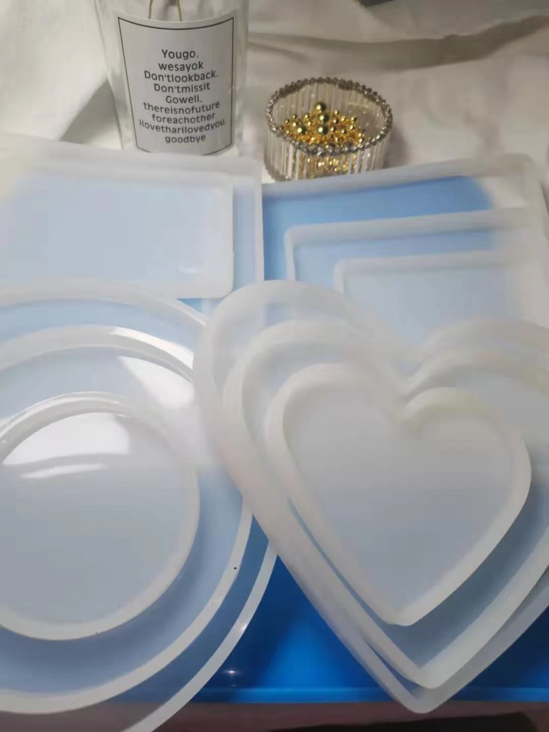 Title 2, Versatile silicone molds for baking and craftin...