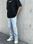 Jeans retos azuis nostálgicos com zíper e botão, estilo retrô, oferecem conforto e um visual clássico para um look casual e estiloso. — foto 4