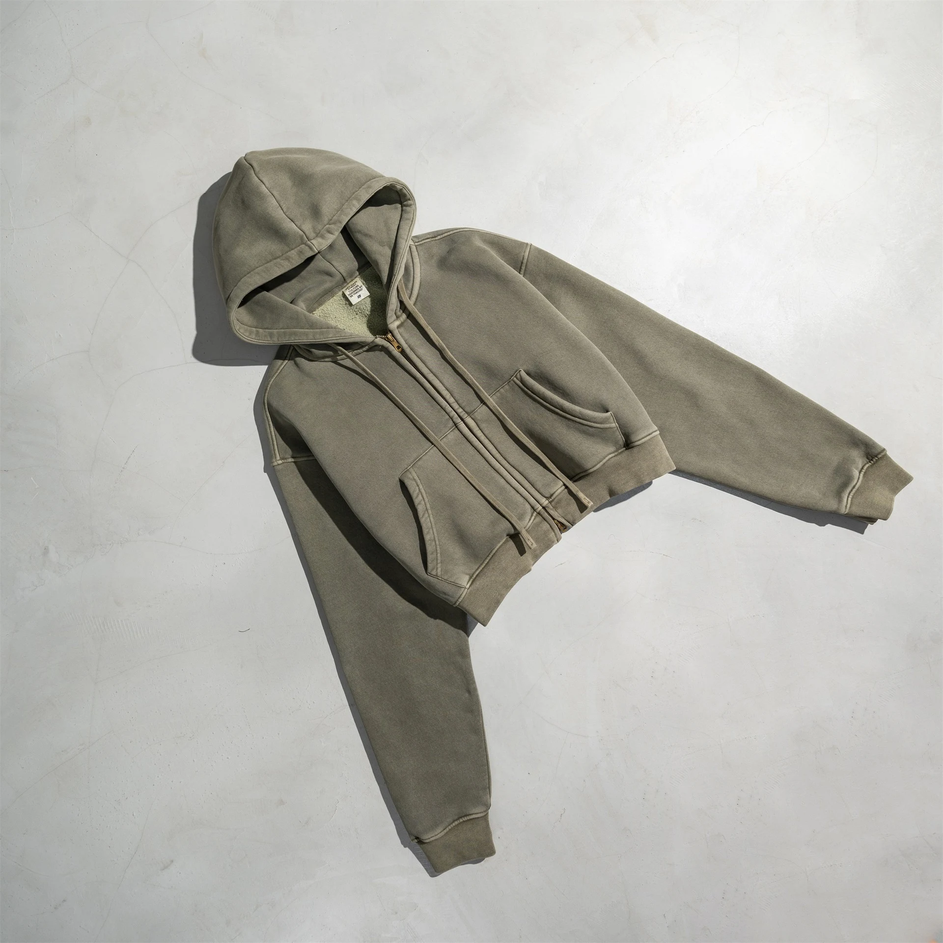Title 13, Suéter cardigan curto com capuz e zíper retro l...