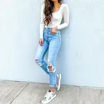 High-Waisted White Washed Jeans for women. Stylish and comfortable fit, perfect for everyday wear, versatile, flattering — photo 3