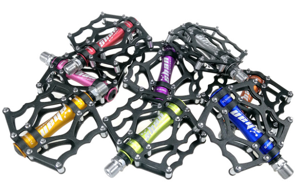 Pedais para mountain bike de alta performance. Desfrute de aderência superior, controle total e eficiência otimizada em trilhas desafiadoras. — foto 5