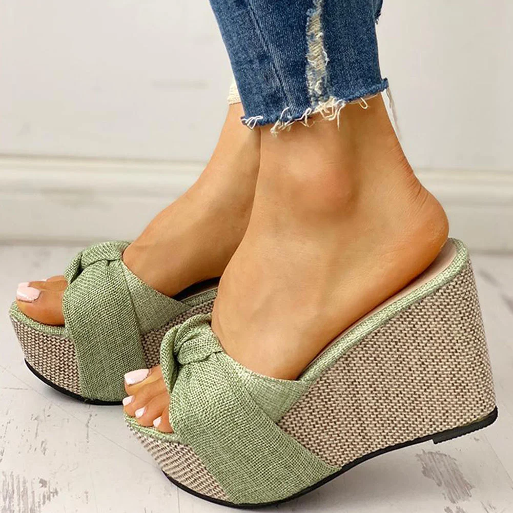 Strik-sandalen voor dames. Zomerse elegantie voor je voeten. Geniet van het comfort en de stijl van deze perfecte sandalen voor elke gelegenheid. — foto 6