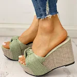 Strik-sandalen voor dames. Zomerse elegantie voor je voeten. Geniet van het comfort en de stijl van deze perfecte sandalen voor elke gelegenheid. — foto 6