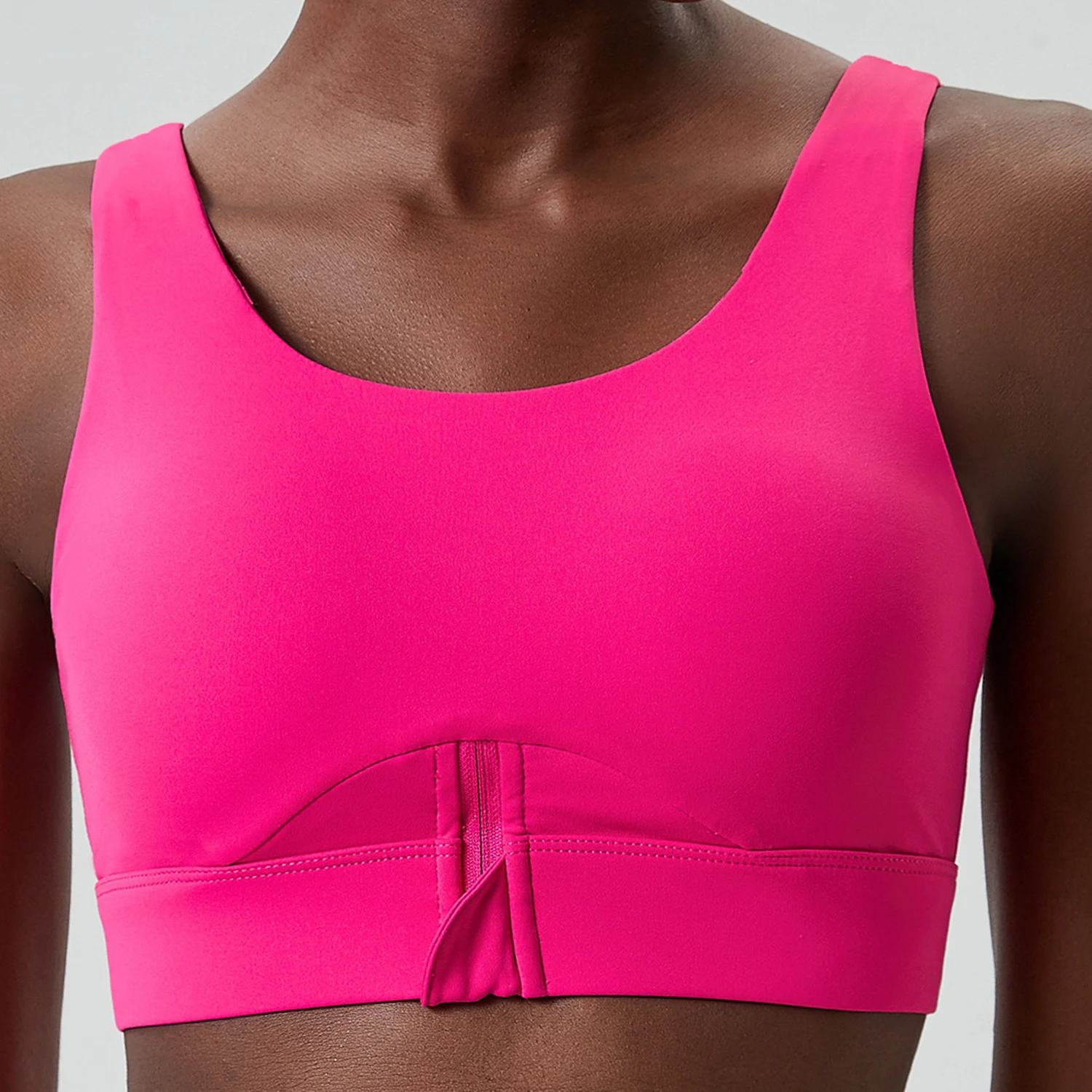 Dames Yoga Sport-BH met ritssluiting, ondersteuning en comfort tijdens je workout. Ideaal voor fitness en hardlopen. Ademend en functioneel ontwerp. — foto 7