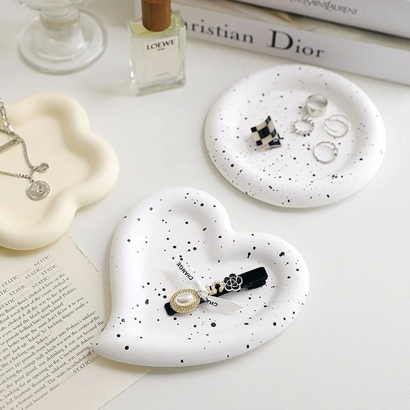 Decoração de bandeja de gesso para desktop, bonita e elegante, perfeita para organizar e dar um toque charmoso ao seu espaço de trabalho. — foto 2