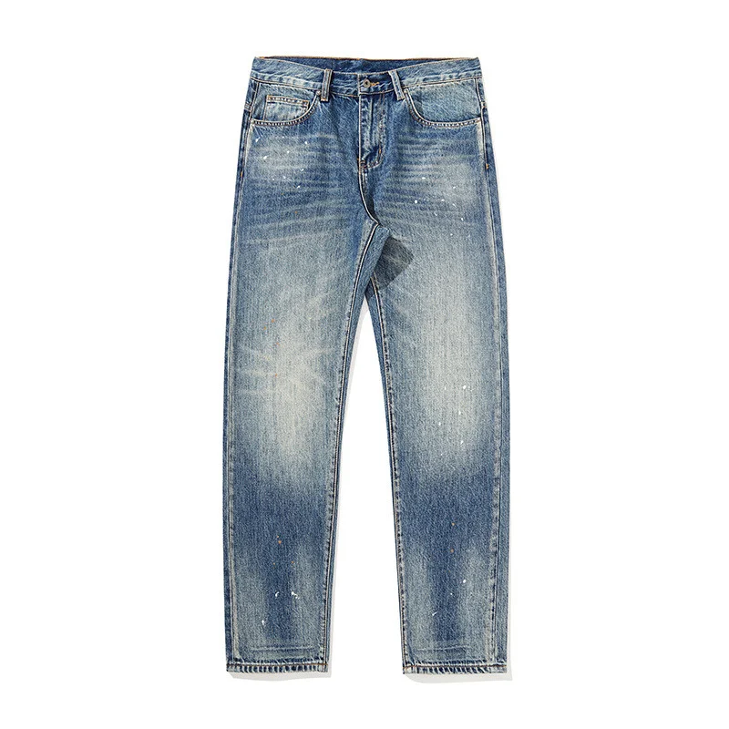 Heren jeans los retro met spetters. Casual en comfortabele mode. Vintage spijkerbroek met een relaxte pasvorm en een uniek design voor een stijlvolle look. — foto 6
