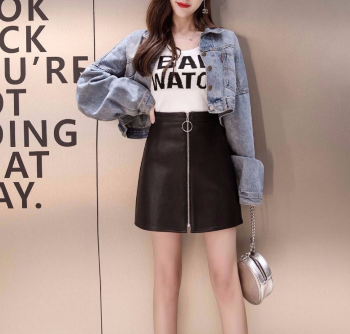 Kleine Leder-Hüfttasche für Damen, hohe Taille, mit Rock-Design, Po-Tasche, ideal für sicheres und stilvolles Verstauen von Kleinigkeiten. — foto 1