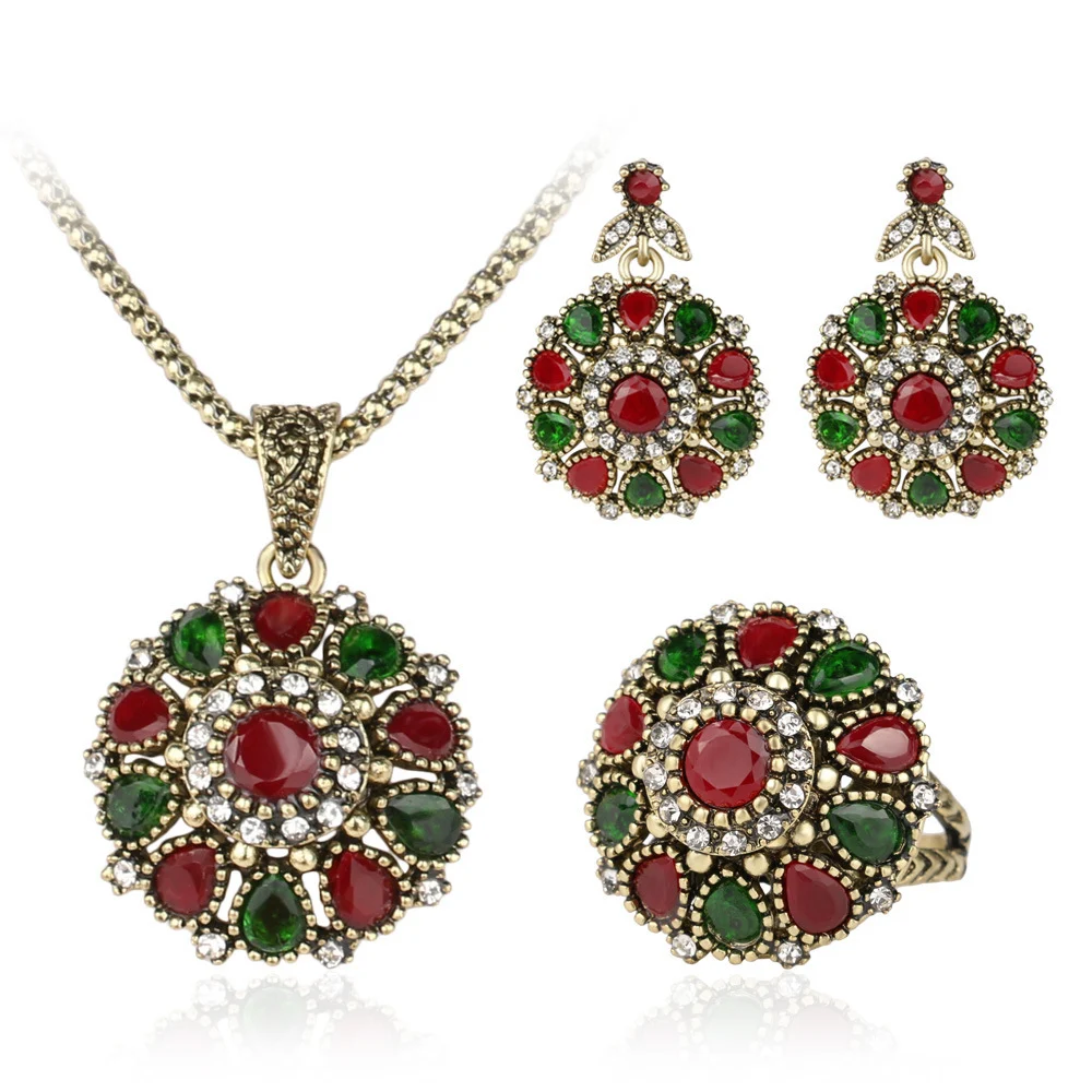 Conjunto de Jóias Antigas para Casamento Colar Anel Brincos Um conjunto perfeito para noivas, ideal para casamentos, realce sua beleza com este fino conjunto. — foto 4