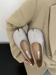 Scarpe donna argento a suola piatta monostrato. Comode ed eleganti, perfette per l'uso quotidiano e per completare ogni outfit con stile. — foto 6