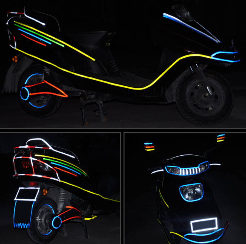 Reflecterende stickers voor auto en motor, lichtgevende mountainbike stickers, wiel- en frame stickers voor meer veiligheid op de weg. — foto 8