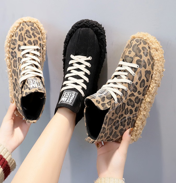 Title 4, Leopard-print flat high-top shoes, a stylish an...