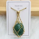 Colar de bambu com bolsa de malha de cristal natural média, joia fashion tecida, um acessório elegante e sofisticado para você. — foto 22