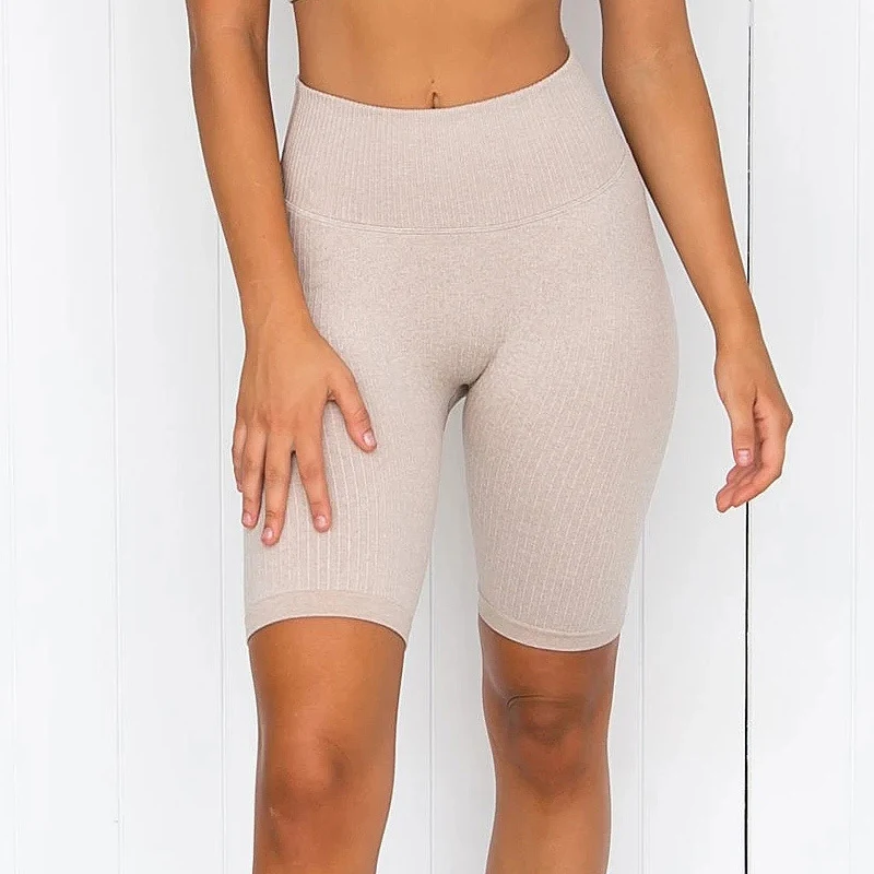Dames casual yoga gym shorts met hoge taille, perfect voor de sportschool. Comfortabel en flatterend, ideaal voor elke workout en activiteit. — foto 1