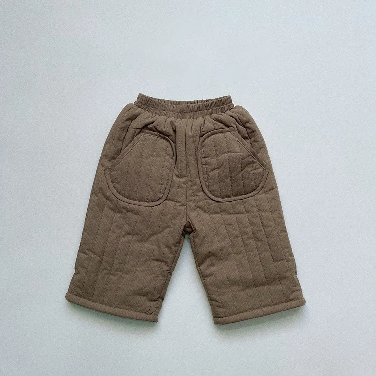 Roupa infantil acolchoada leve Calças de veludo infantil Calças retas de oito pontos Conforto e estilo para brincar e se divertir — foto 3