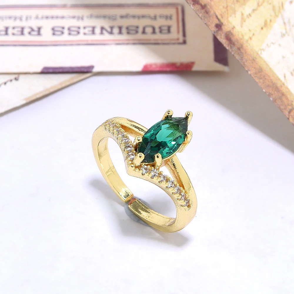 Anel feminino com zircônia de oliva colorida incrustada em cobre, perfeito para adicionar um toque elegante e vibrante ao seu visual. — foto 4