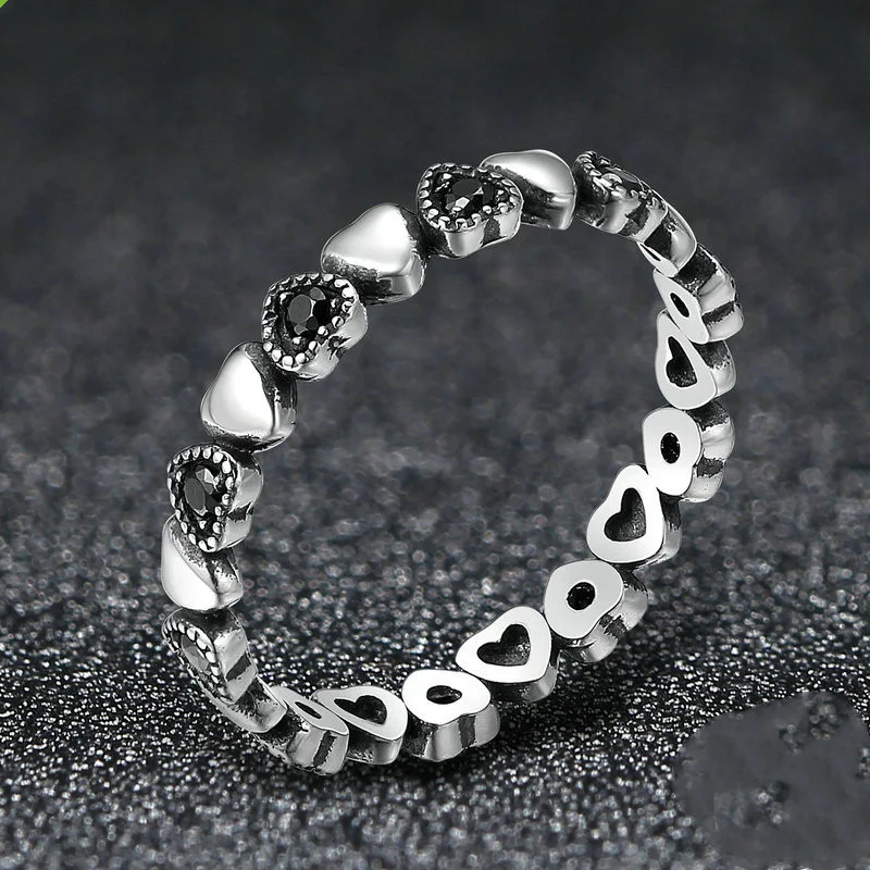 Anel feminino em prata esterlina com coração de zircônia de diamante. Um anel de cauda elegante e delicado para adicionar brilho ao seu visual. — foto 6