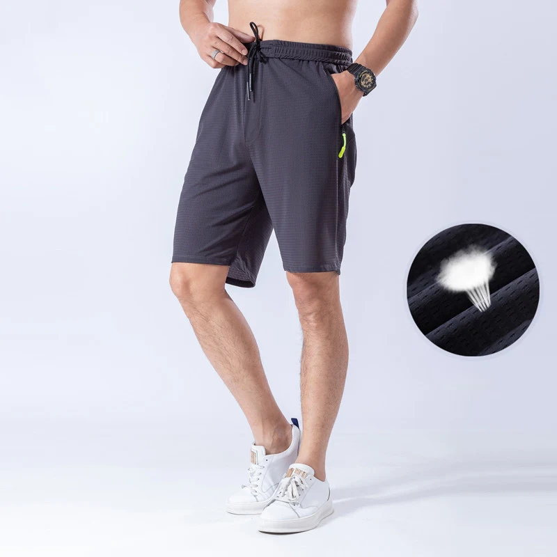 Pantaloni sportivi per running e fitness, traspiranti e ad asciugatura rapida. Comodi e performanti, perfetti per l'allenamento. — foto 9