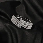 Pulseira feminina retrô hip-hop com zircônia. Adicione um toque de estilo único e moderno ao seu visual. Perfeita para usar em qualquer ocasião. Design charmoso e elegante. — foto 12