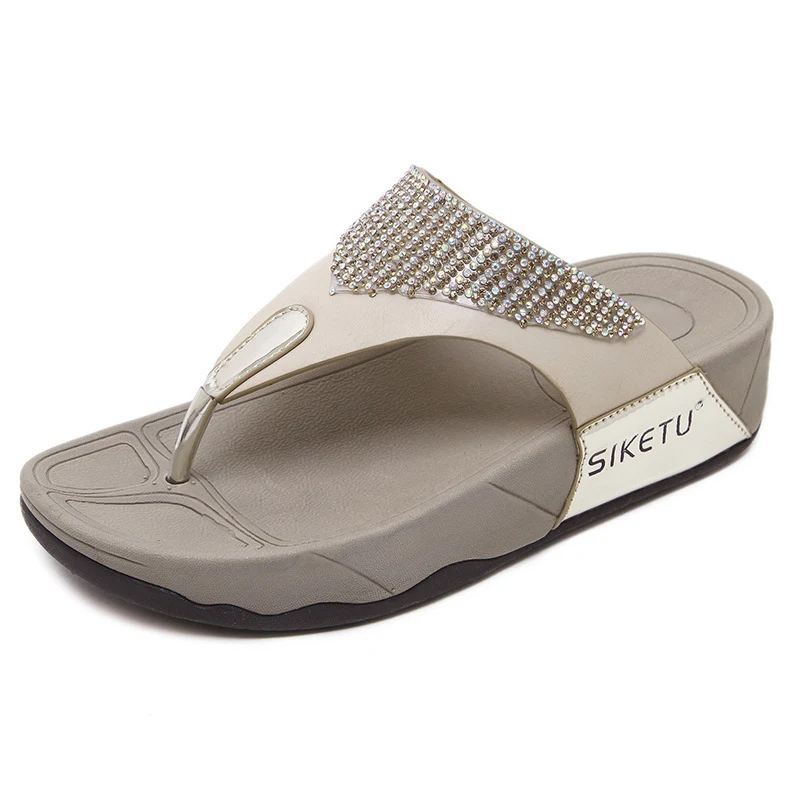 Women's Sandals and Slippers with Rhinestone Thick Heel. Comfortable and stylish footwear, perfect for everyday wear and — photo 1