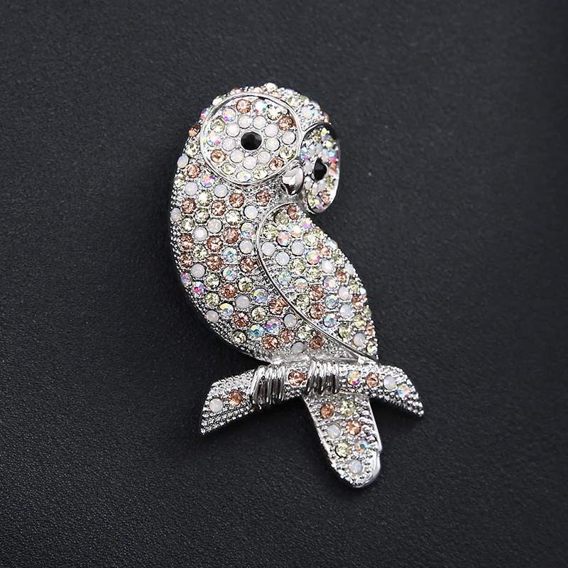 Broche Búho Aleación Diamante Temperamento Salvaje Europeo Americano para Mujer Un accesorio elegante que realza cualquier atuendo femenino — foto 5