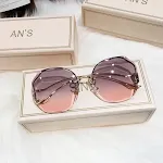 Gray pink
