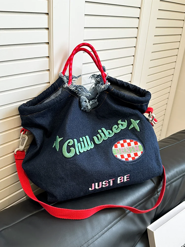 Bolsa de ombro jeans bordada feminina, grande capacidade, design elegante e espaçoso, ideal para uso diário, perfeita para carregar tudo o que precisa. — foto 1