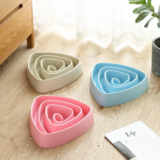 Title 5, Oversized Plastic Triangle Dog Basin Non-Slip a...
