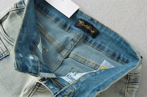 Title 3, Shorts jeans skinny de cintura baixa estilo "St...