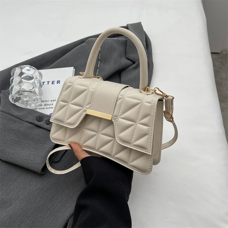 Bolsa de mão simples de moda feminina Elegância descomplicada para o dia a dia Design prático e moderno Perfeita para diversas ocasiões Leve e espaçosa Conforto e estilo combinados — foto 7