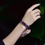 Pulseira de fluorita natural colorida, iridescência e padrão mil camadas, pedra de gelo e ametista redonda para elegância e bem-estar. — foto 4